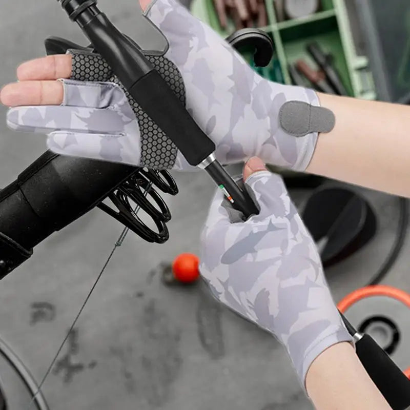 Anti-UV UPF50 Wear-Resistant Fishing Gloves Breathable Comfort Anti-Slip Grip for Fishing